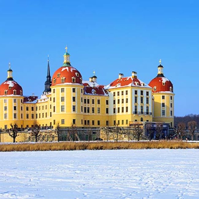 Weihnachtsmarkt 2016 vor dem Schloss Moritzburg